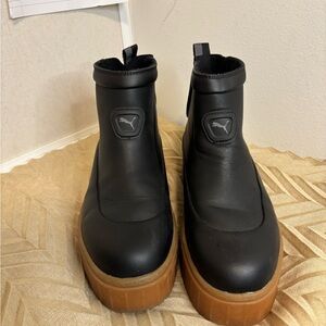 Puma Black Winter Boots with Brown Sole